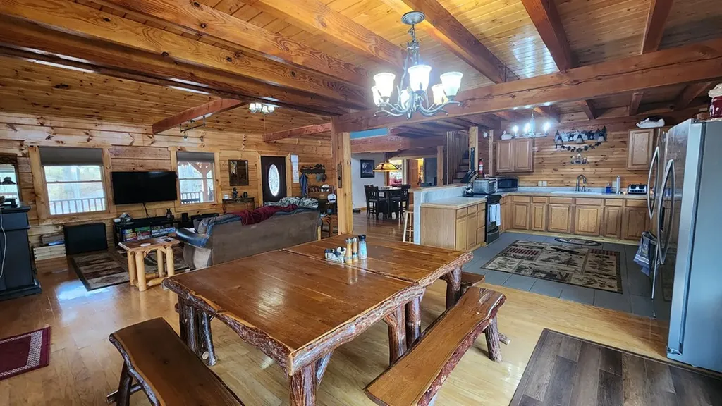 5615 Eastport Road Alpine TN 38543