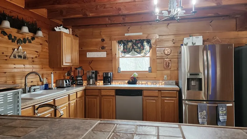 5615 Eastport Road Alpine TN 38543