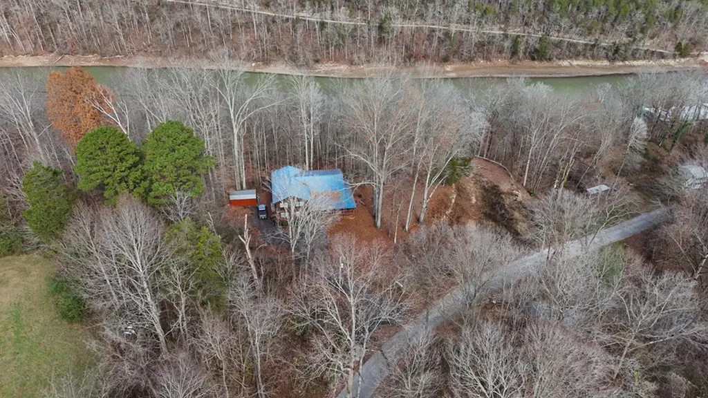 5615 Eastport Road Alpine TN 38543