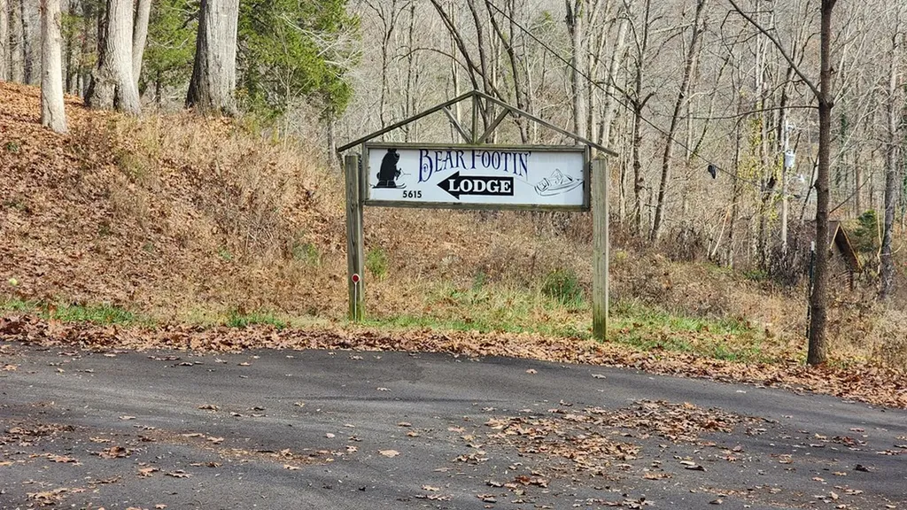 5615 Eastport Road Alpine TN 38543