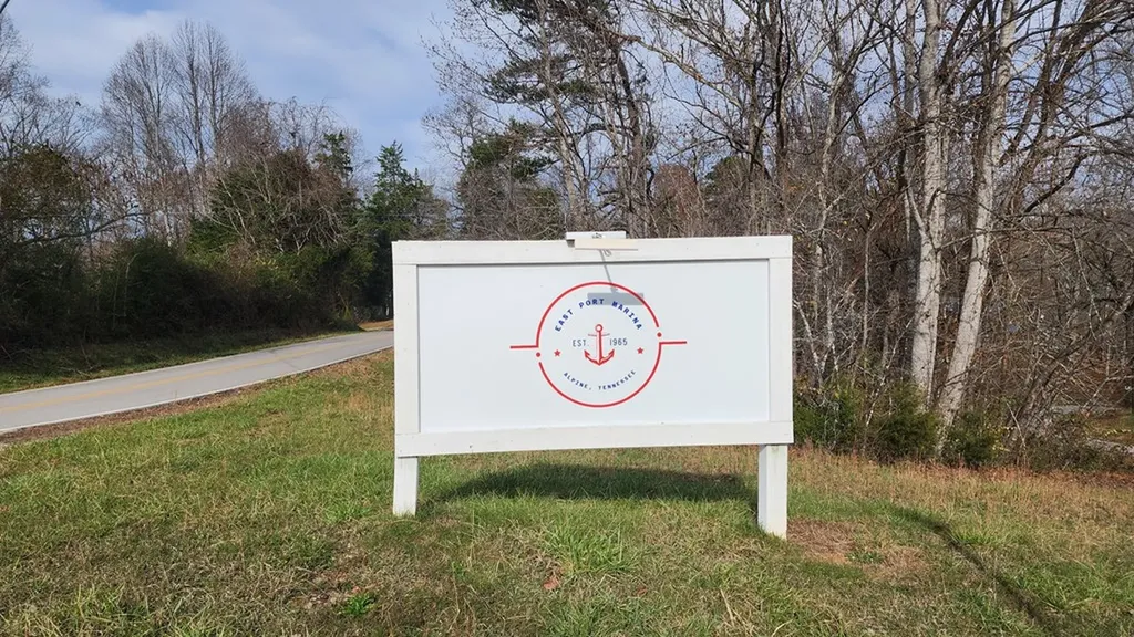 5615 Eastport Road Alpine TN 38543