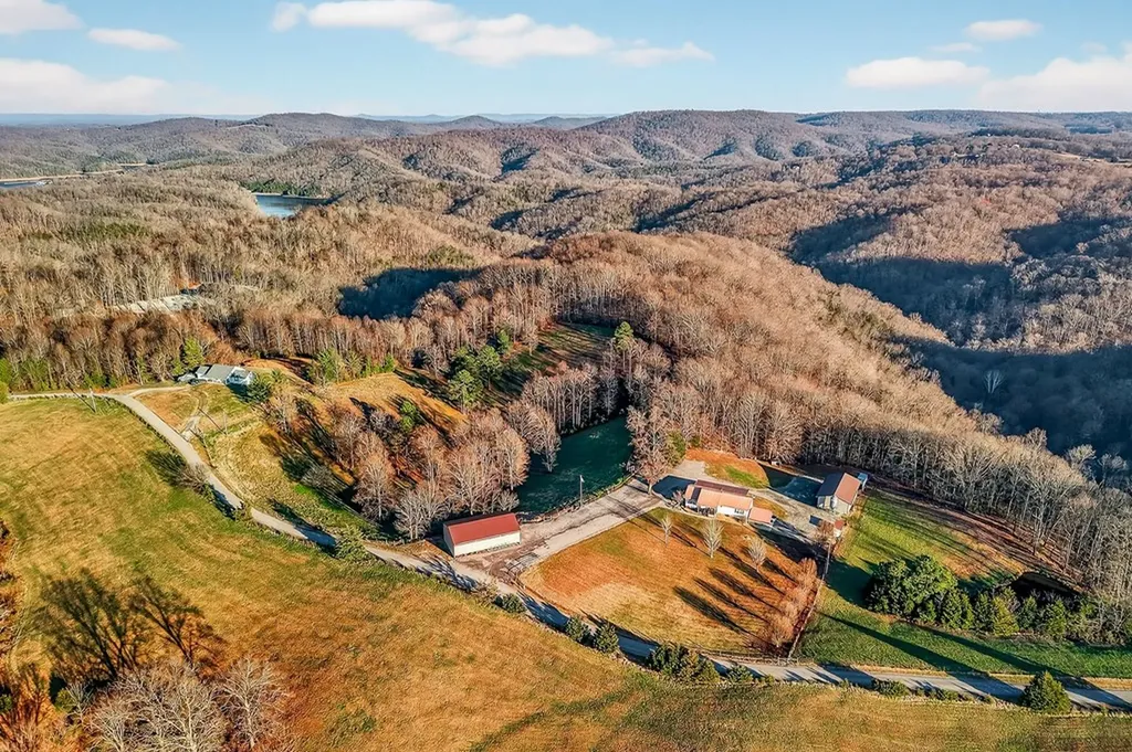 168 Davis Hollow Road Hilham TN 38568