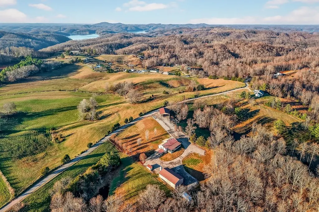 168 Davis Hollow Road Hilham TN 38568