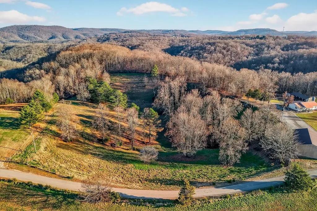 168 Davis Hollow Road Hilham TN 38568