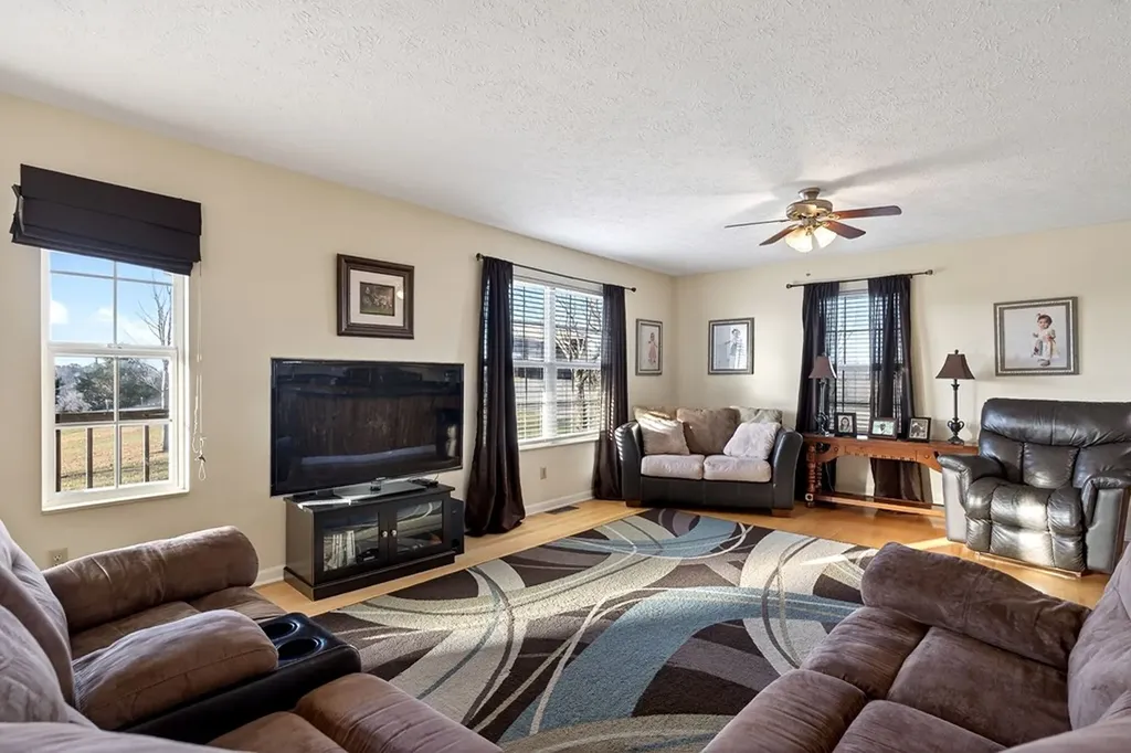 168 Davis Hollow Road Hilham TN 38568