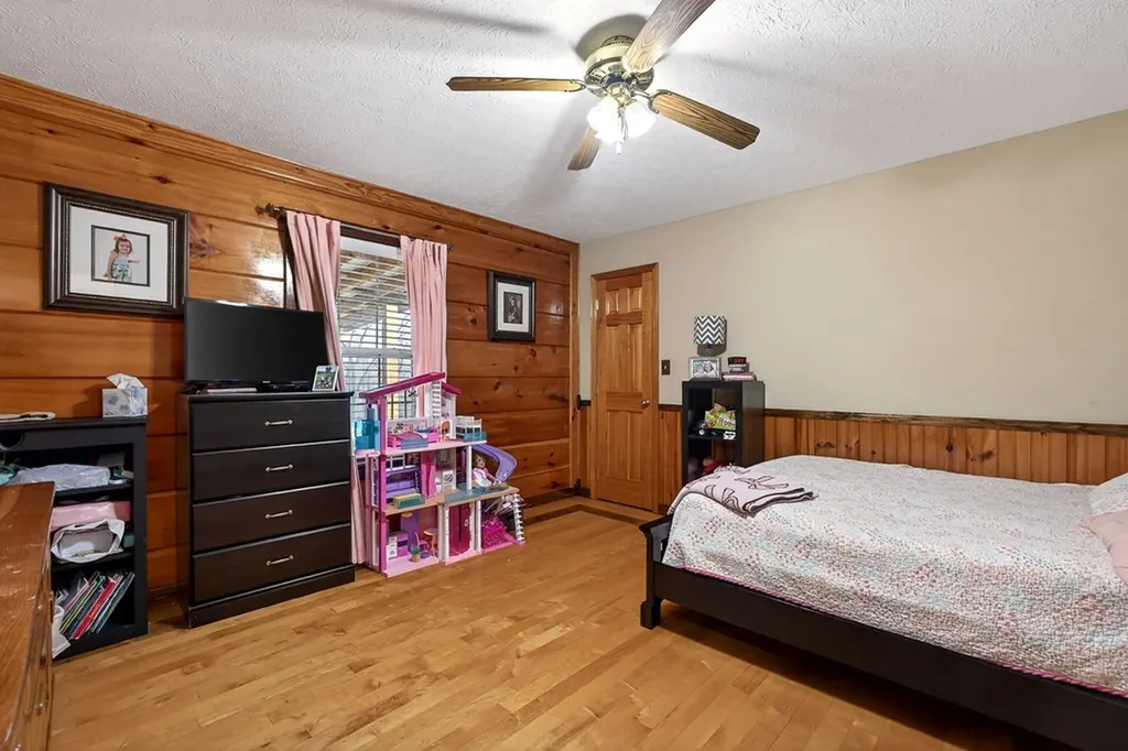 168 Davis Hollow Road Hilham TN 38568