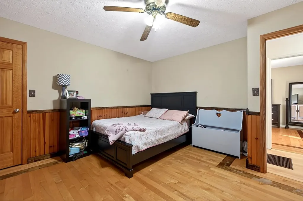 168 Davis Hollow Road Hilham TN 38568