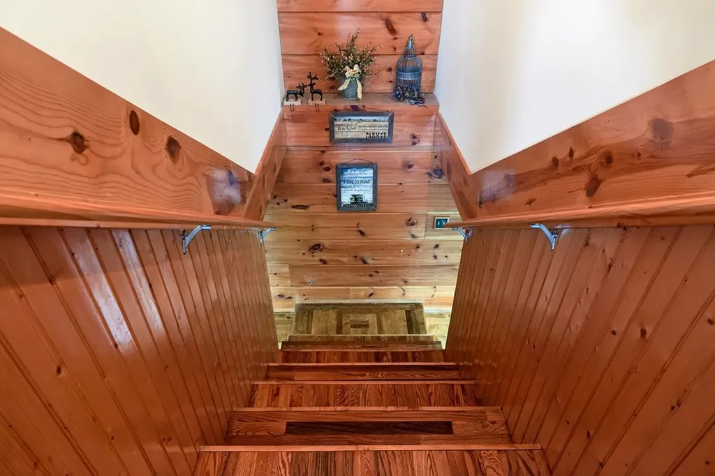 168 Davis Hollow Road Hilham TN 38568