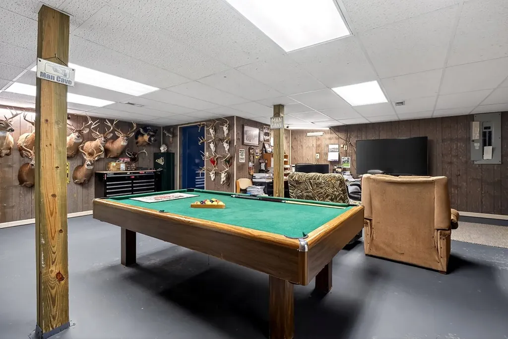 168 Davis Hollow Road Hilham TN 38568