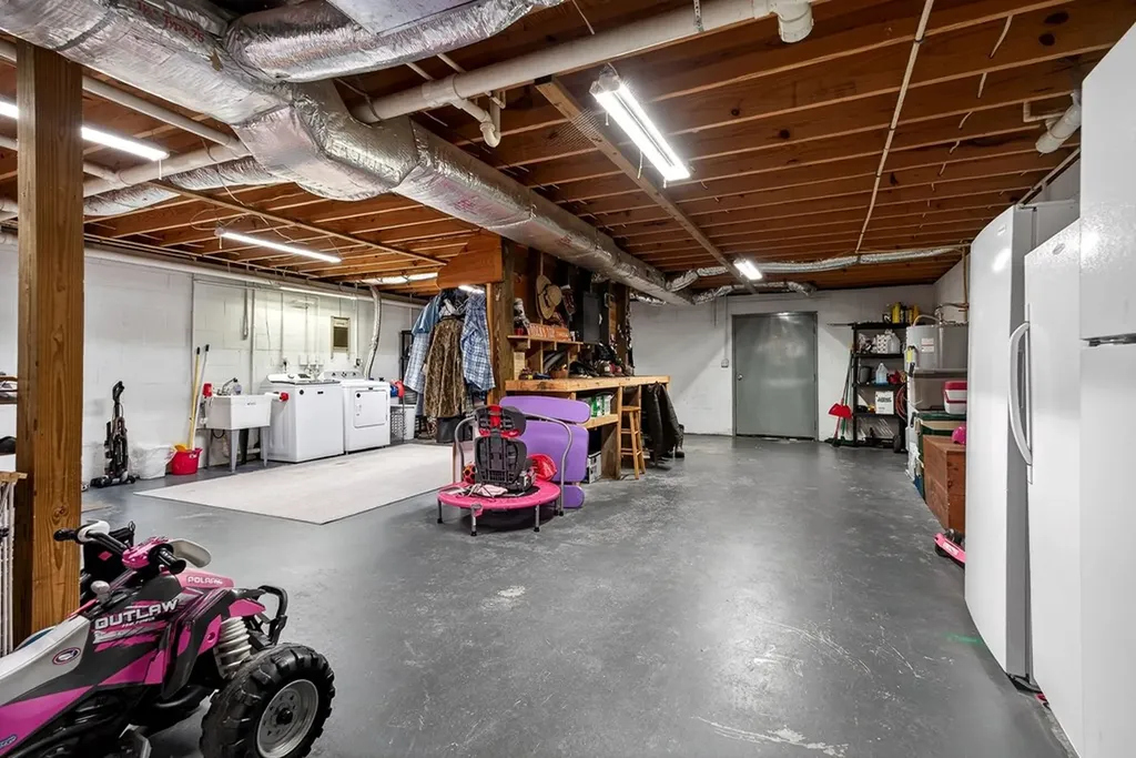 168 Davis Hollow Road Hilham TN 38568