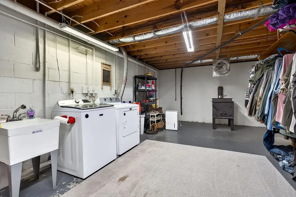 168 Davis Hollow Road Hilham TN 38568