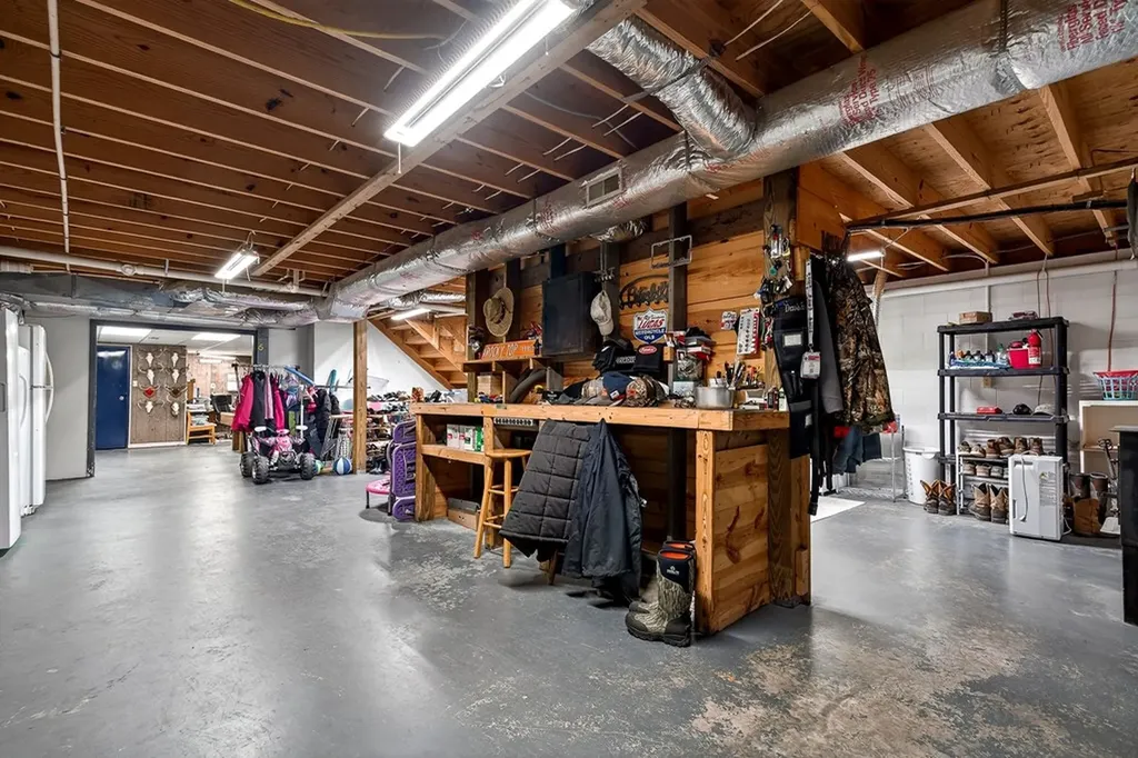 168 Davis Hollow Road Hilham TN 38568