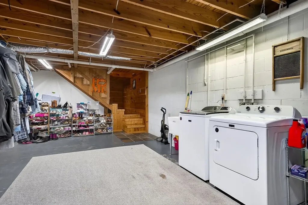 168 Davis Hollow Road Hilham TN 38568