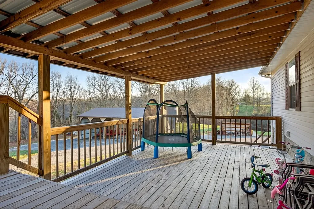 168 Davis Hollow Road Hilham TN 38568