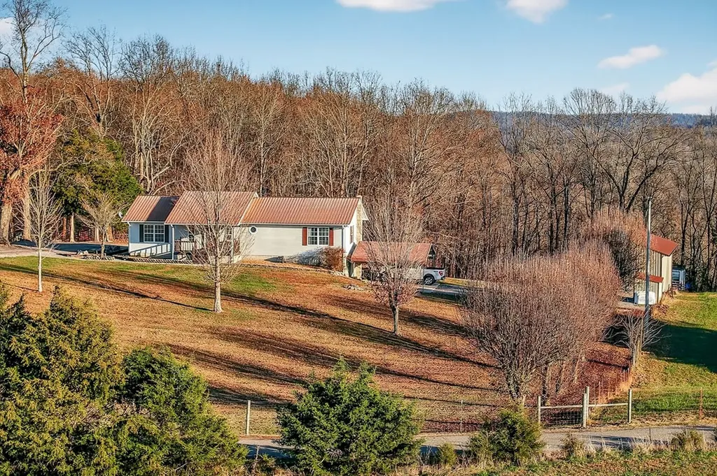 168 Davis Hollow Road Hilham TN 38568