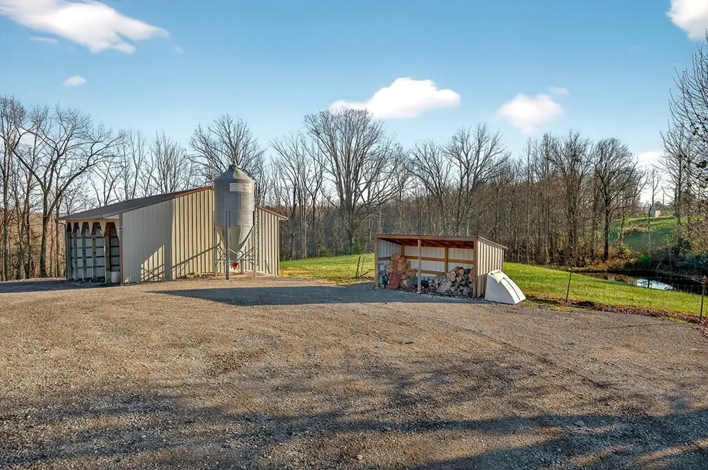 168 Davis Hollow Road Hilham TN 38568
