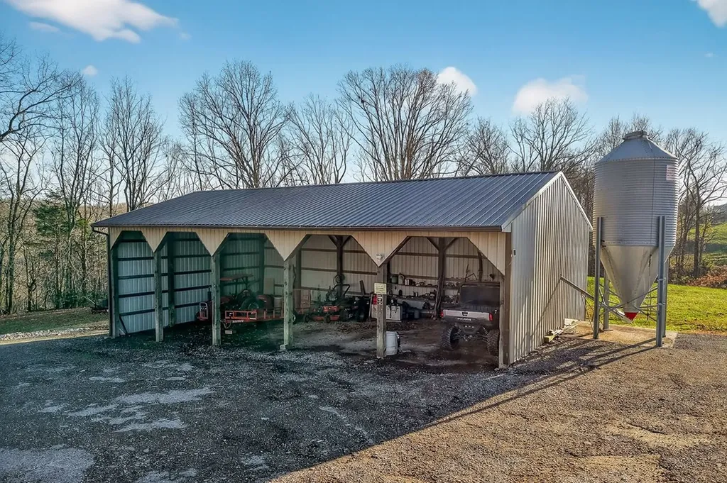 168 Davis Hollow Road Hilham TN 38568