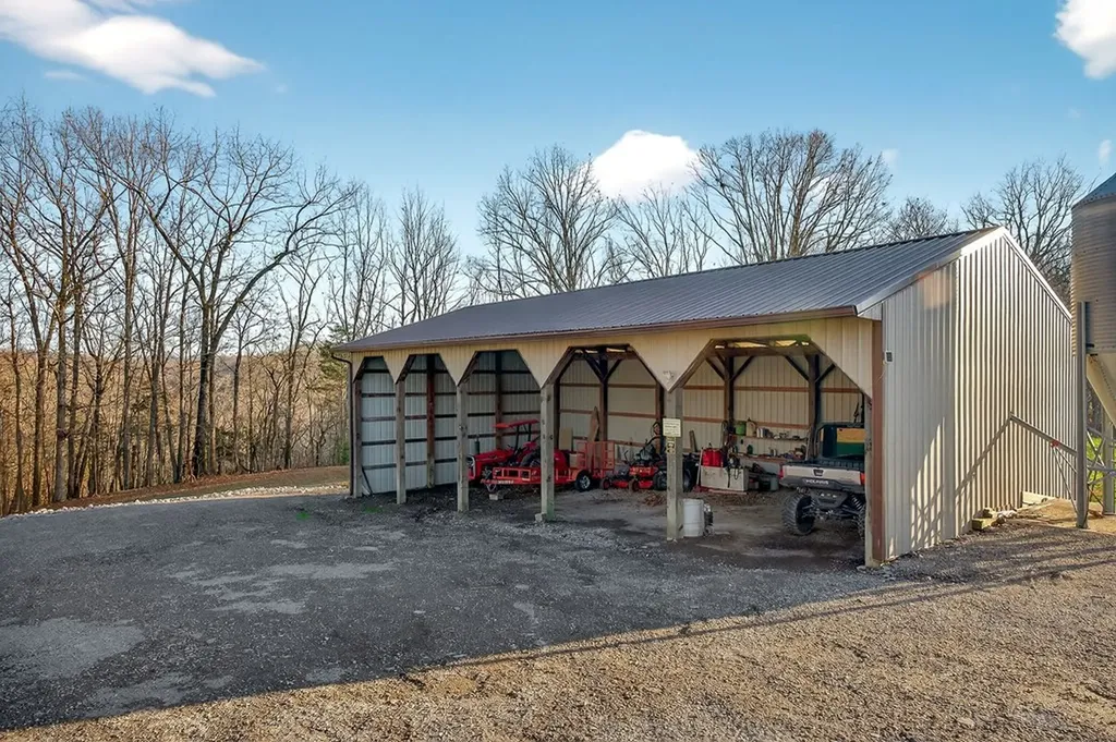 168 Davis Hollow Road Hilham TN 38568