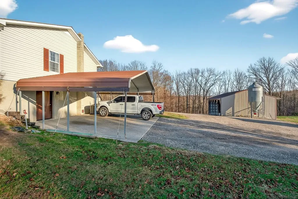 168 Davis Hollow Road Hilham TN 38568