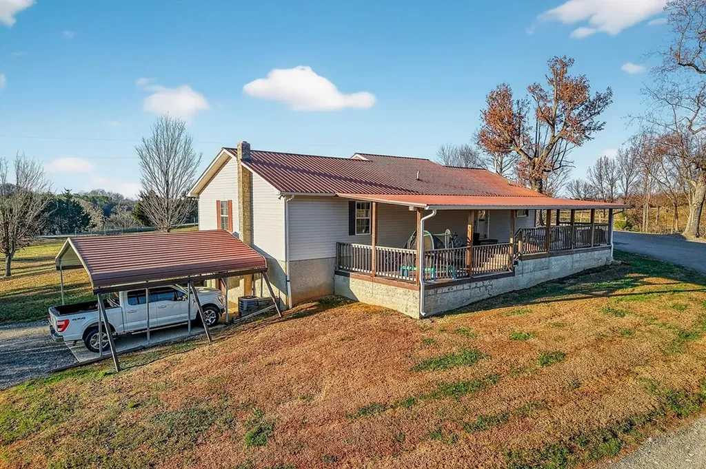 168 Davis Hollow Road Hilham TN 38568
