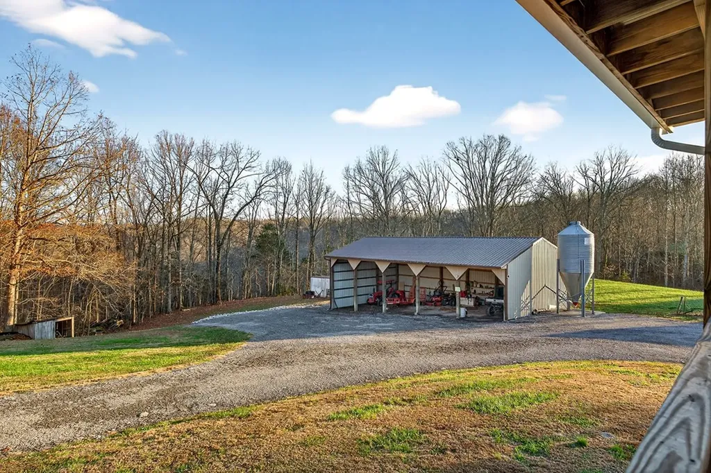 168 Davis Hollow Road Hilham TN 38568