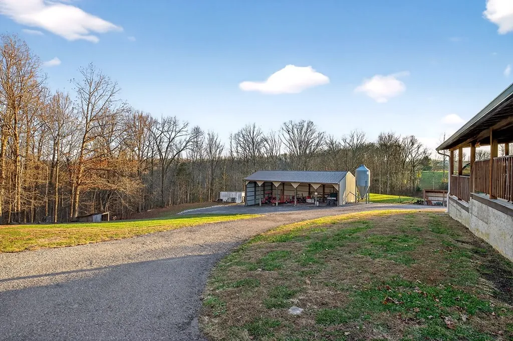 168 Davis Hollow Road Hilham TN 38568