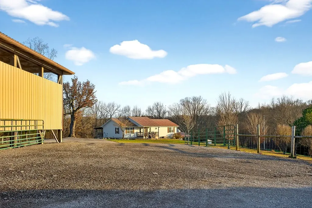 168 Davis Hollow Road Hilham TN 38568