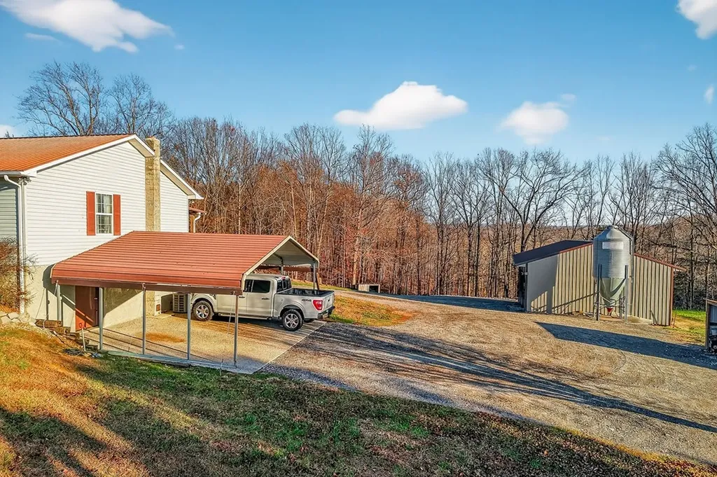 168 Davis Hollow Road Hilham TN 38568