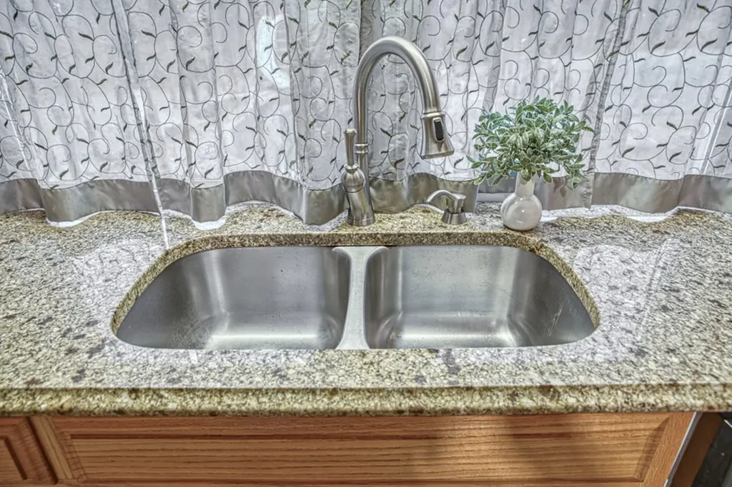 220 Minnie Avenue Monterey TN 38574