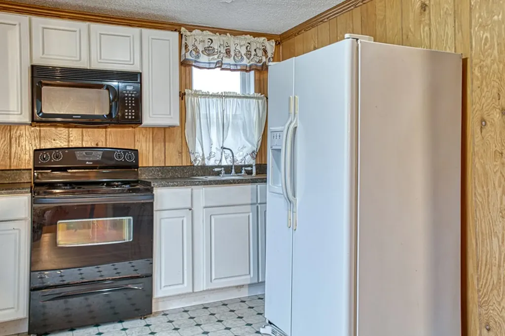 220 Minnie Avenue Monterey TN 38574