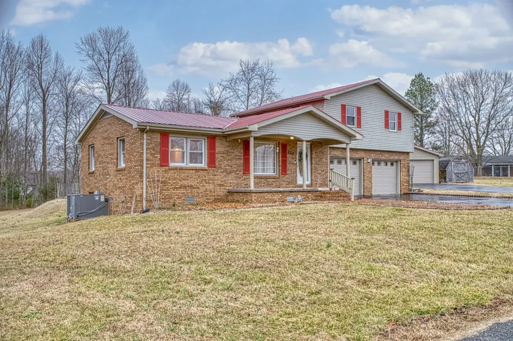 220 Minnie Avenue Monterey TN 38574