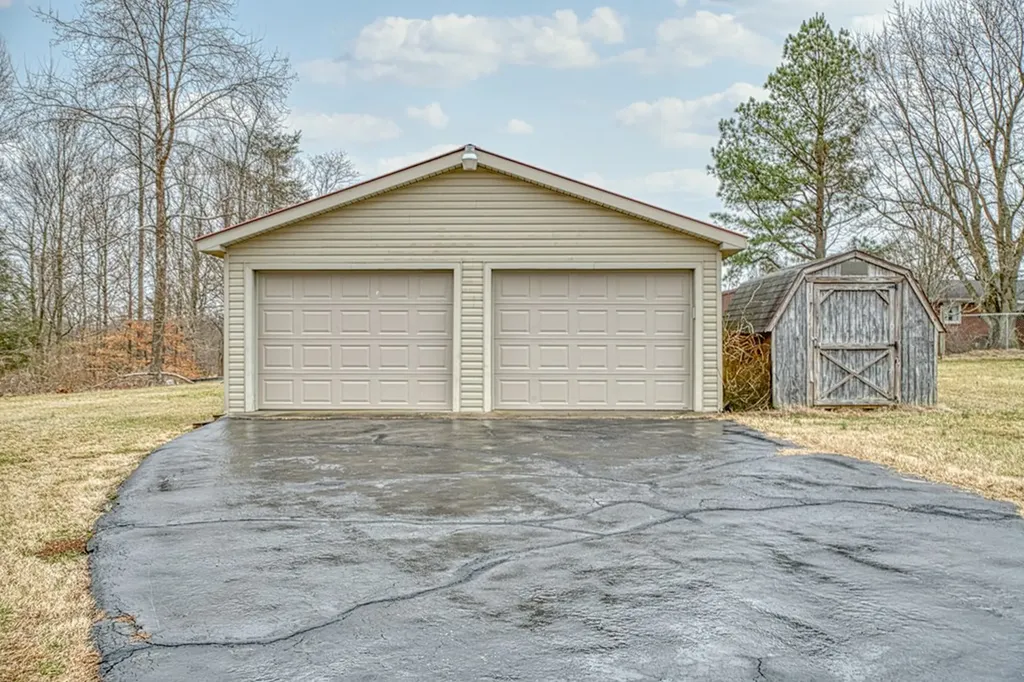 220 Minnie Avenue Monterey TN 38574