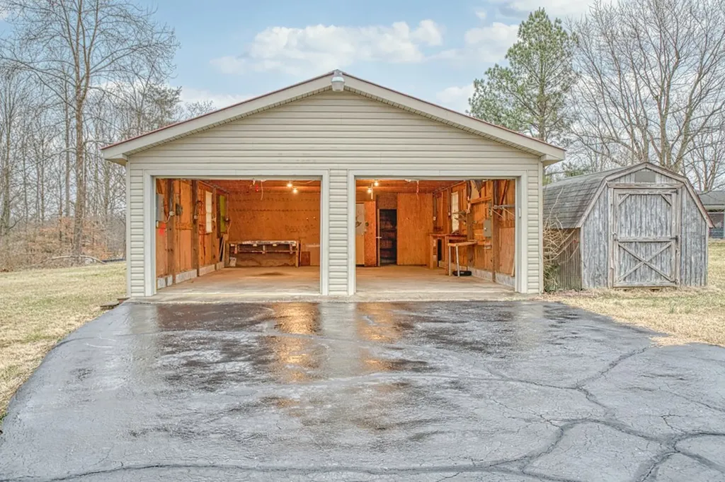 220 Minnie Avenue Monterey TN 38574