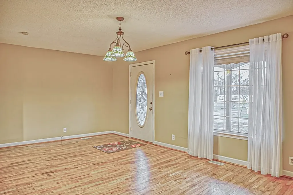 220 Minnie Avenue Monterey TN 38574