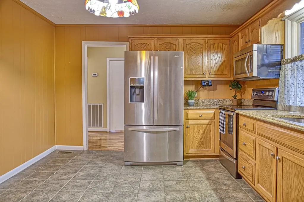 220 Minnie Avenue Monterey TN 38574