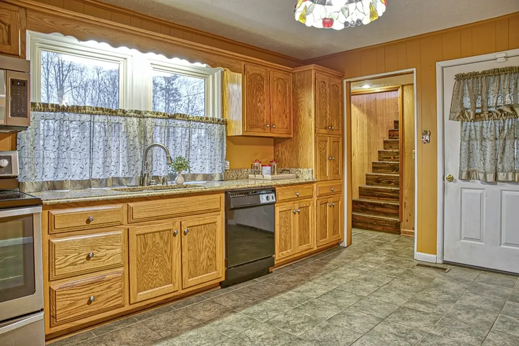 220 Minnie Avenue Monterey TN 38574