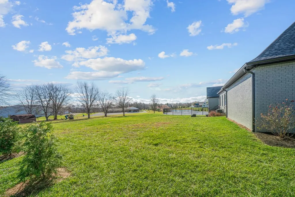 2155 Pinnacle View Cookeville TN 38506