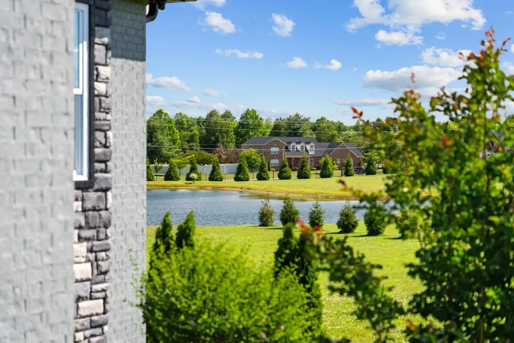 2155 Pinnacle View Cookeville TN 38506