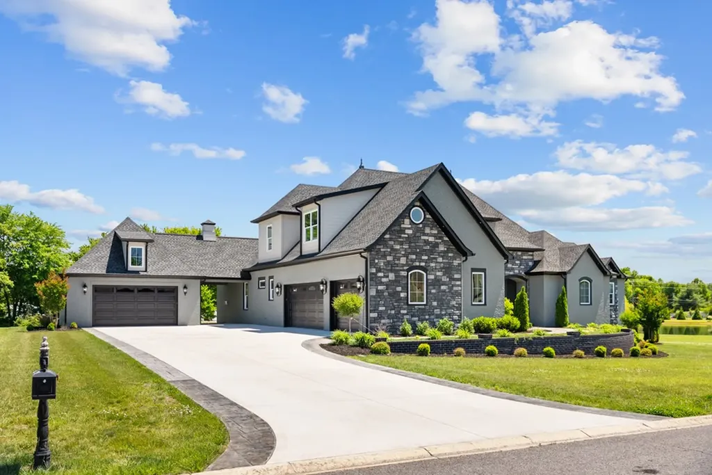 2155 Pinnacle View Cookeville TN 38506