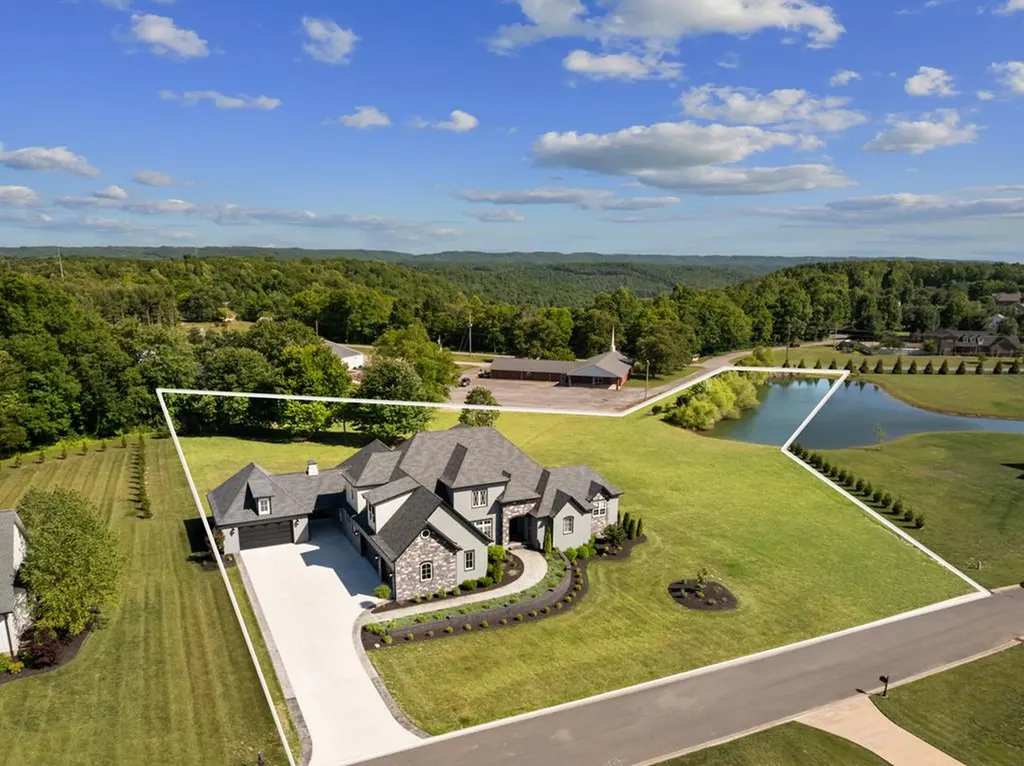 2155 Pinnacle View Cookeville TN 38506