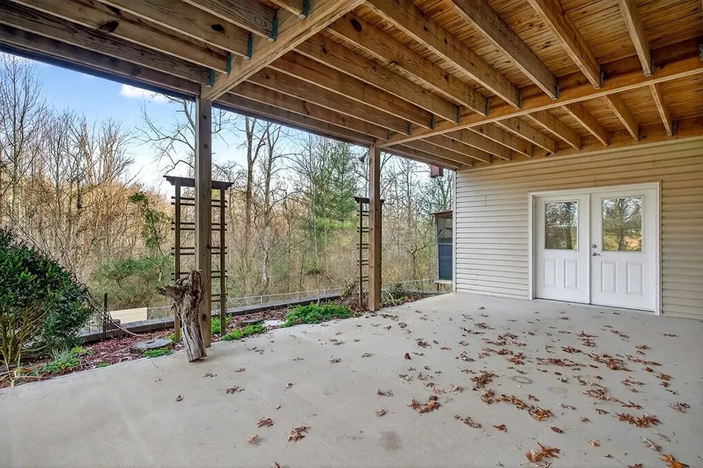 484 Peavine Firetower Road Crossville TN 38571