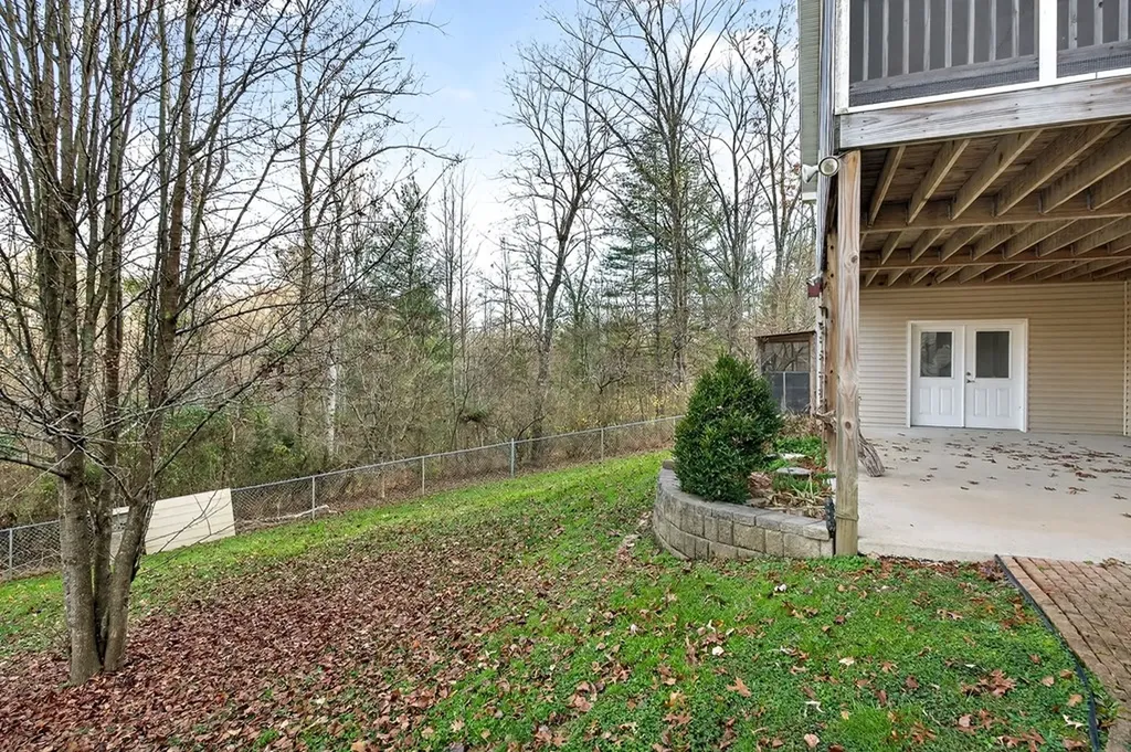 484 Peavine Firetower Road Crossville TN 38571