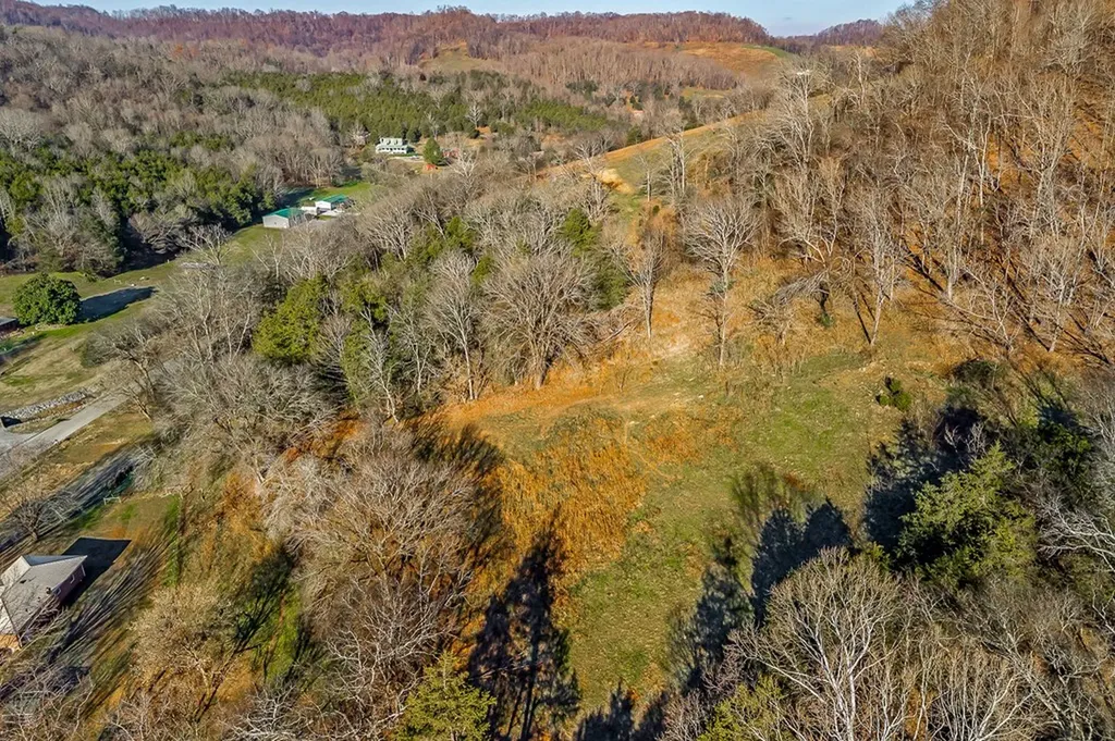 202 Maggart Road Elmwood TN 38560