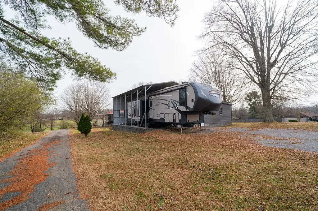 120 Twilla Lane Smithville TN 37166