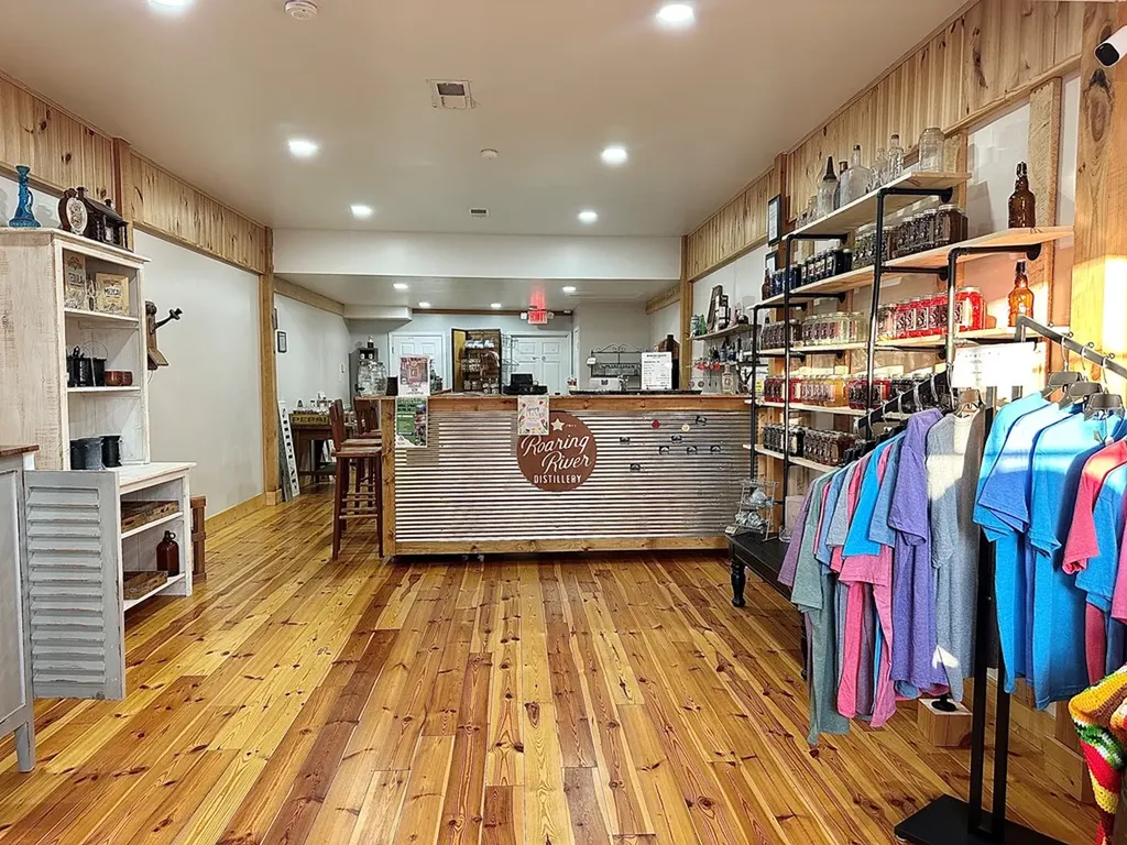107 E Court Square Livingston TN 38570