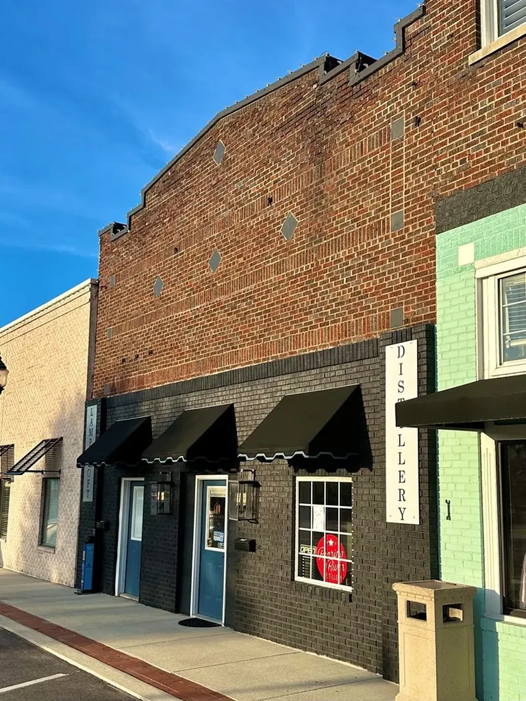107 E Court Square Livingston TN 38570