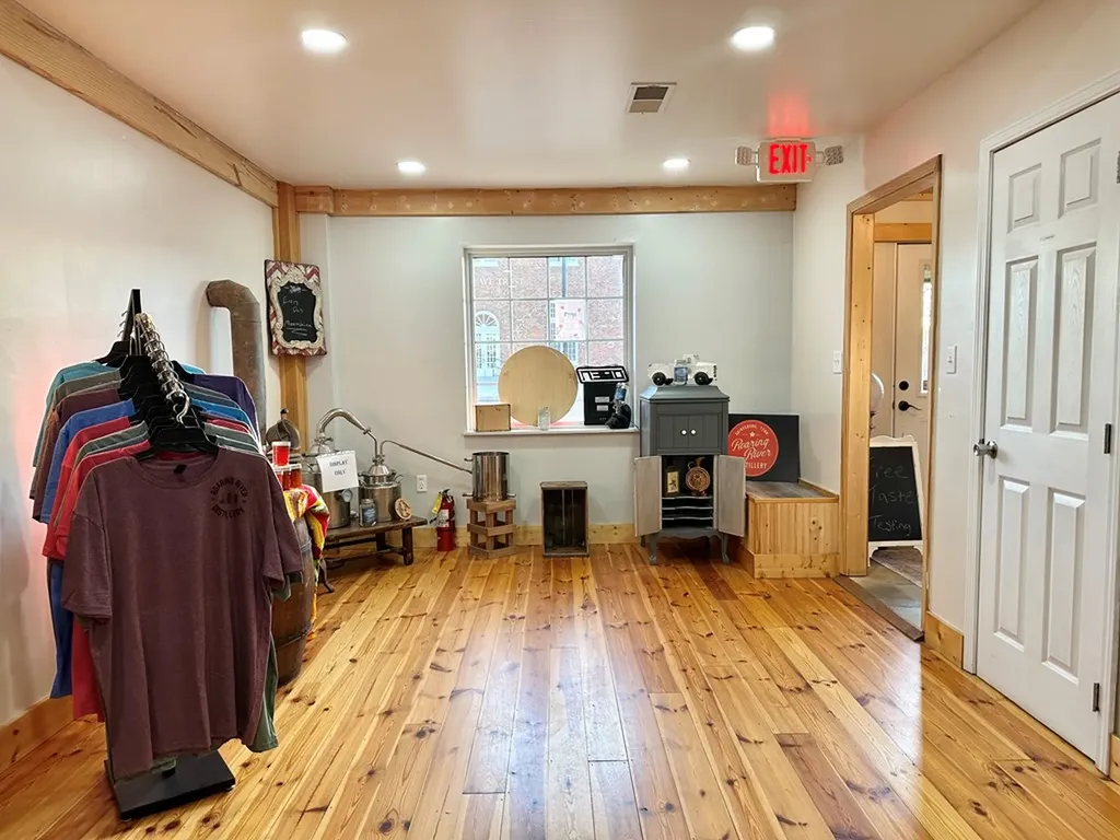 107 E Court Square Livingston TN 38570