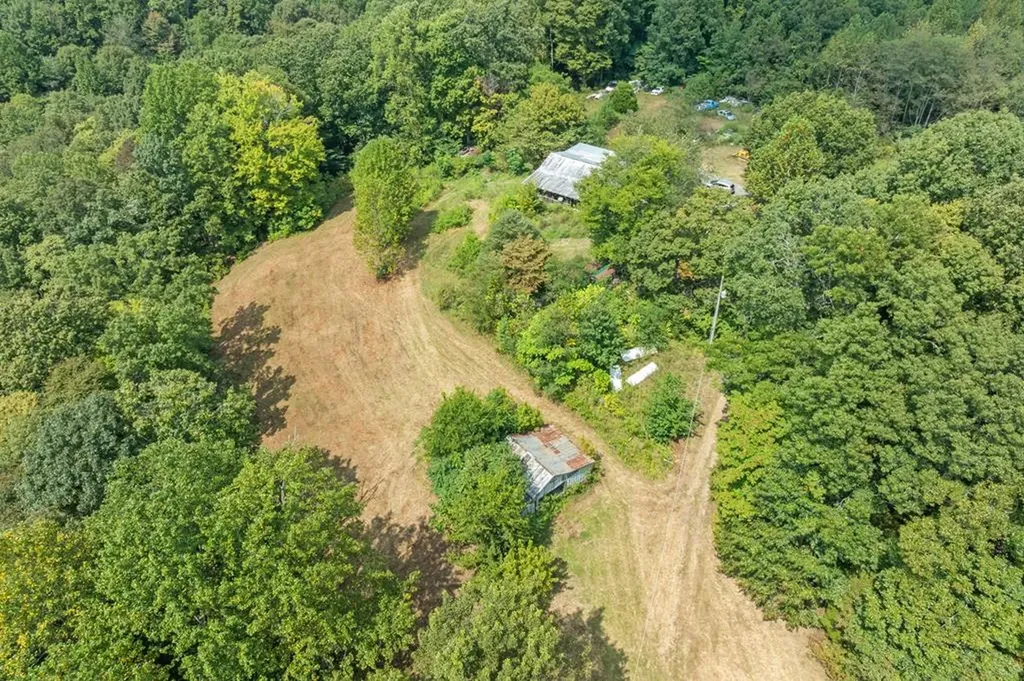 225 Richardson Lane Gainesboro TN 38562