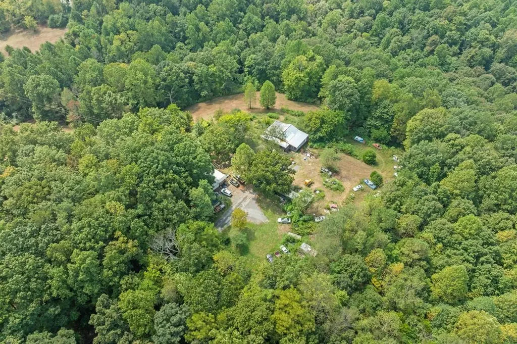 225 Richardson Lane Gainesboro TN 38562