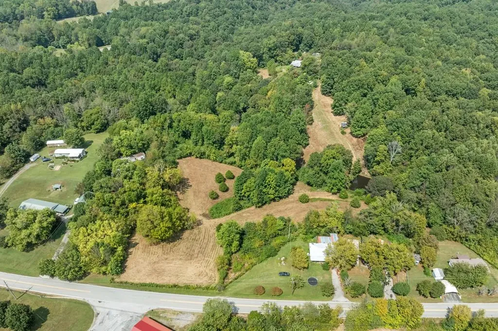 225 Richardson Lane Gainesboro TN 38562